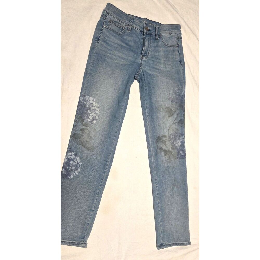 White House Black Market Slim Ankle Jean, Everyday Soft, Floral, Women’s size 2
